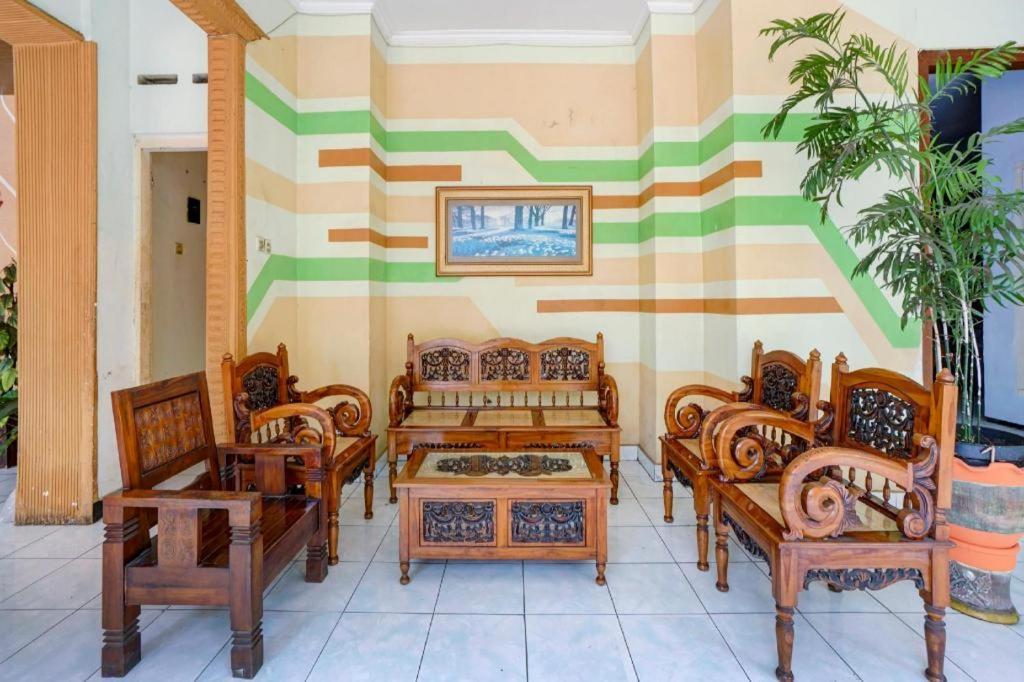 Oyo 3956 Hotel Palem 2 Syariah Malang Eksteriør billede